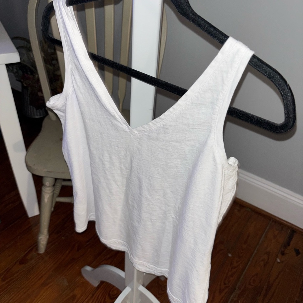 Boden white V-Neck Tank Top Sz M - Picture 3 of 3